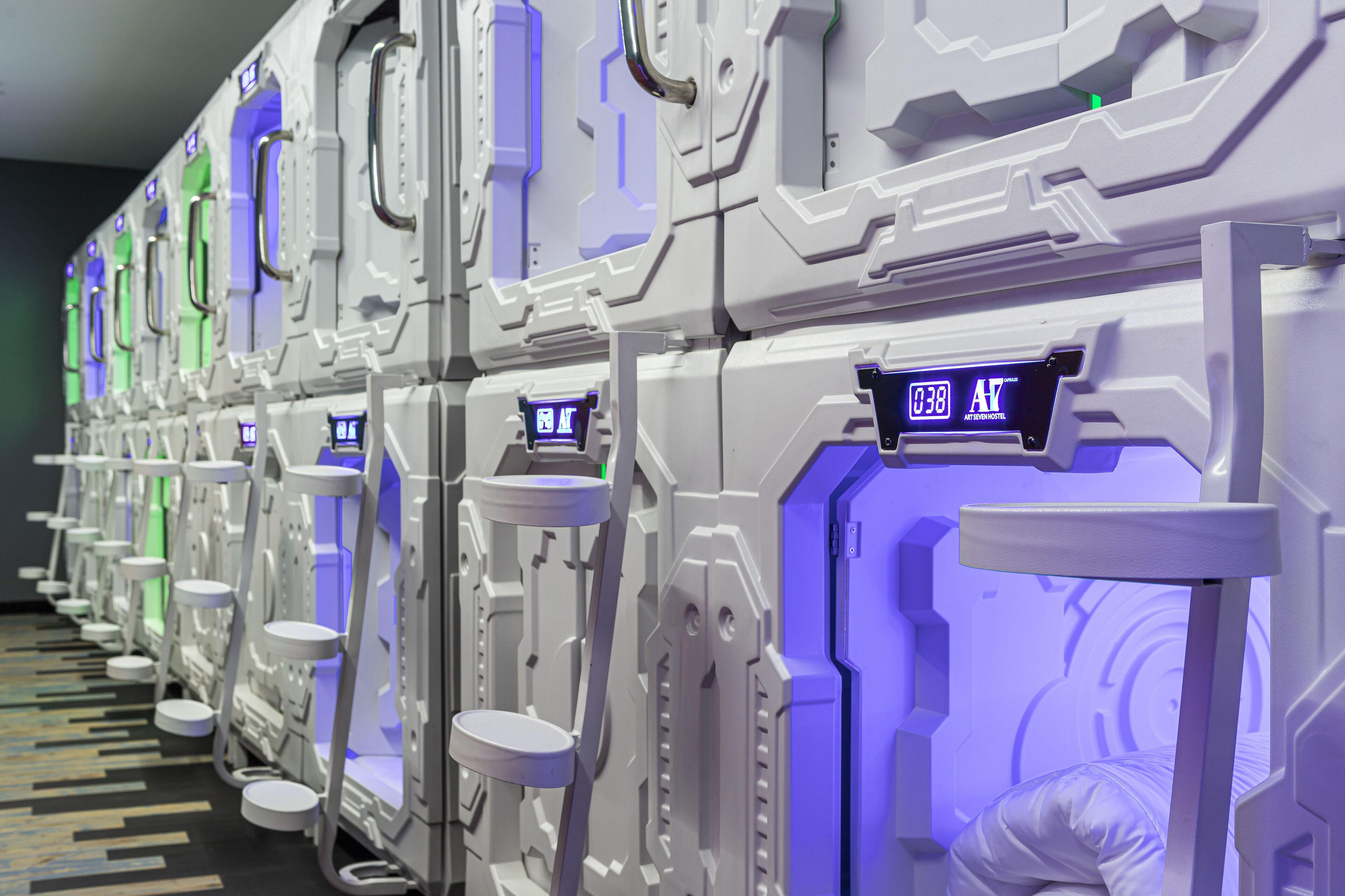 Art Seven Hostel Capsules, Madrid